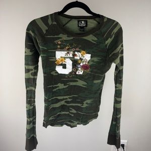 Lucky brand camo long sleeve thermal shirt